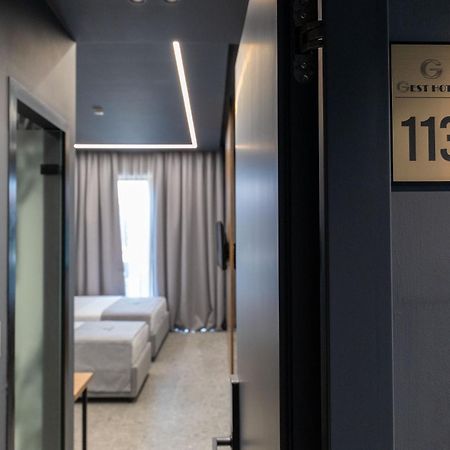 Gest Hotel Radhima Kültér fotó
