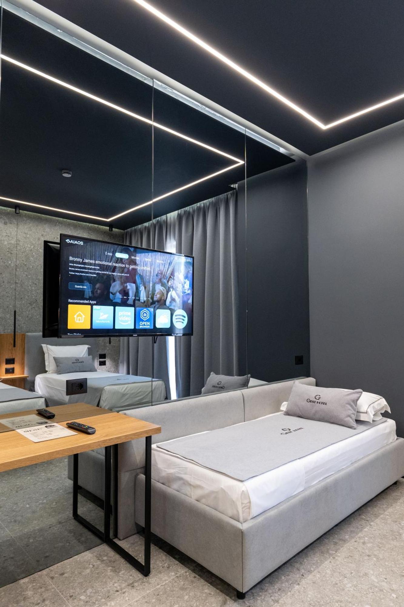 Gest Hotel Radhima Kültér fotó