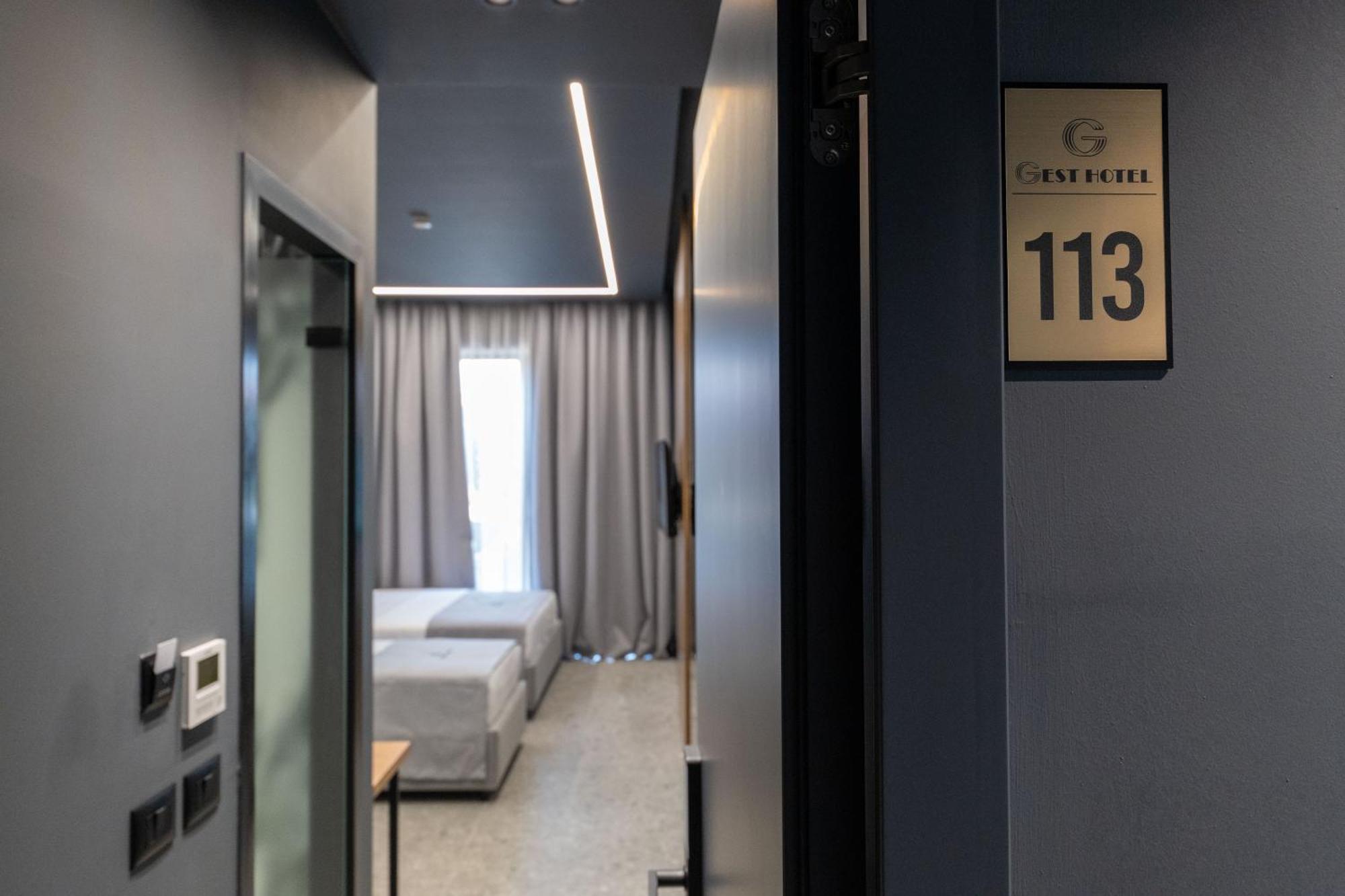 Gest Hotel Radhima Kültér fotó