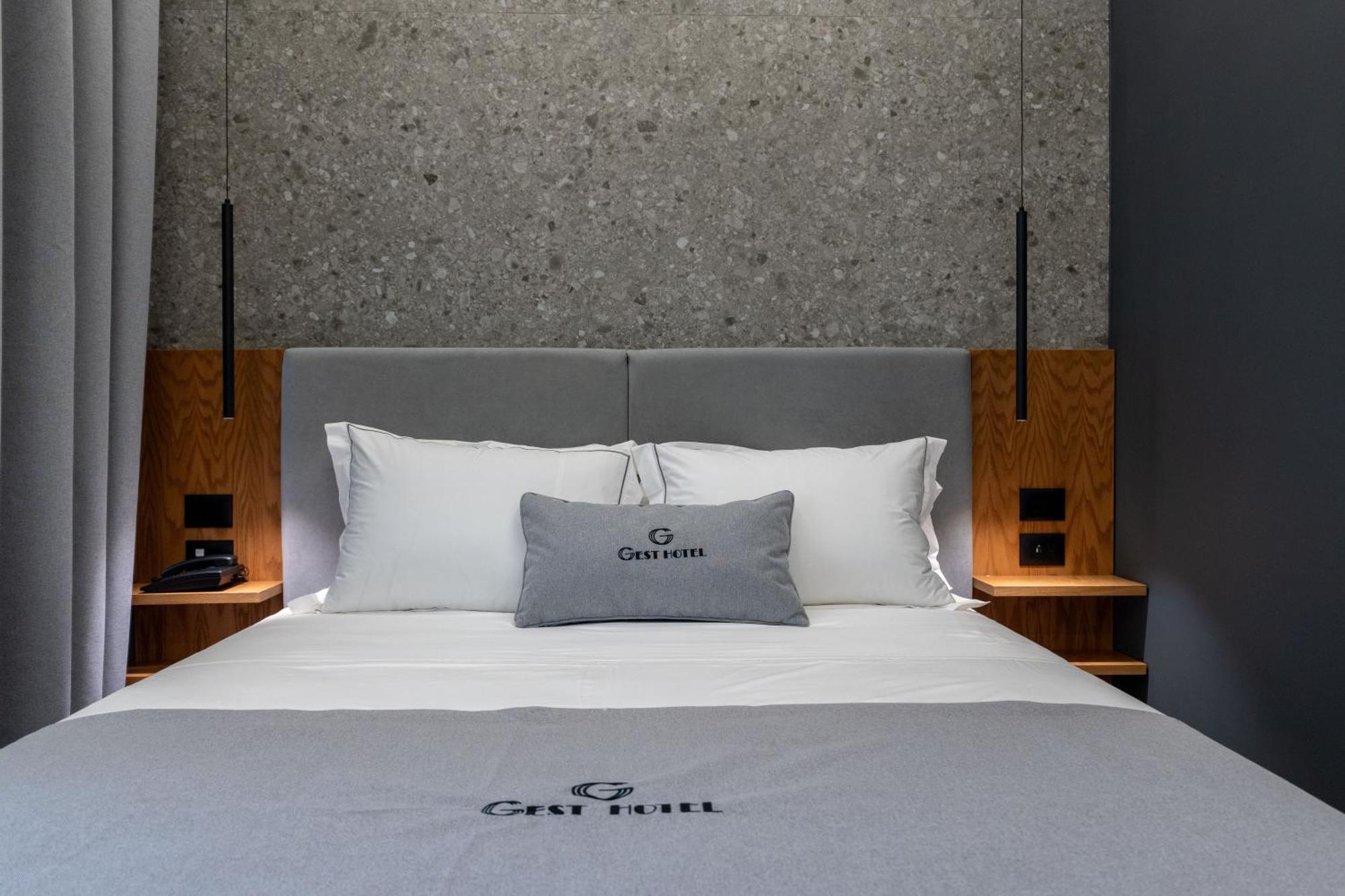 Gest Hotel Radhima Kültér fotó