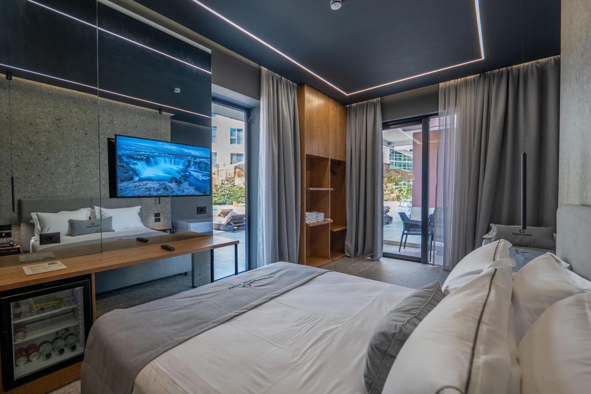 Gest Hotel Radhima Kültér fotó