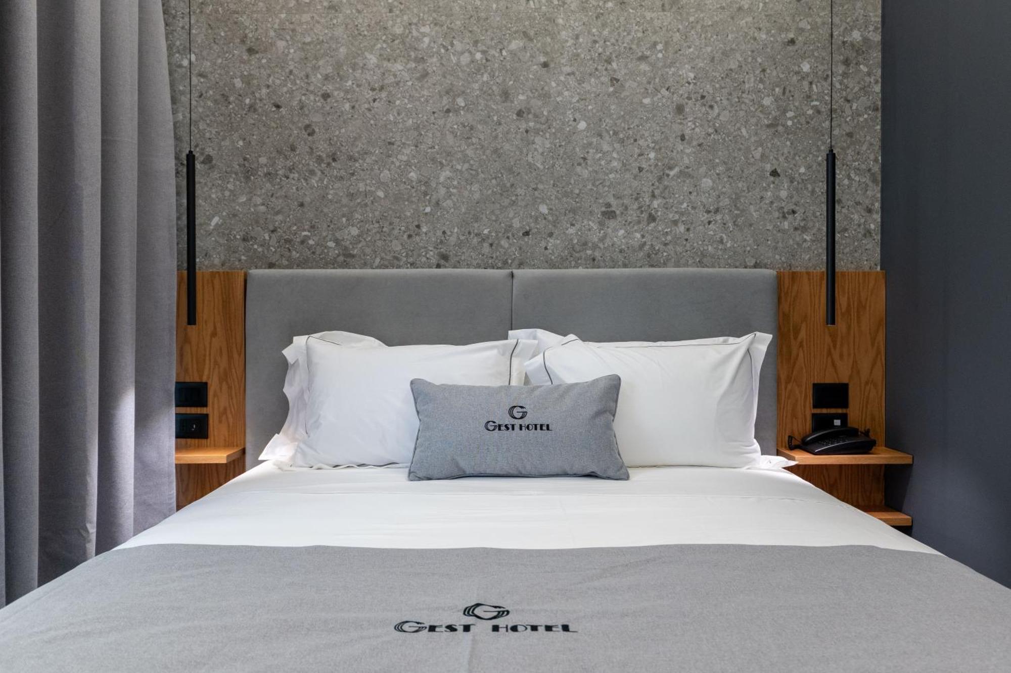 Gest Hotel Radhima Kültér fotó