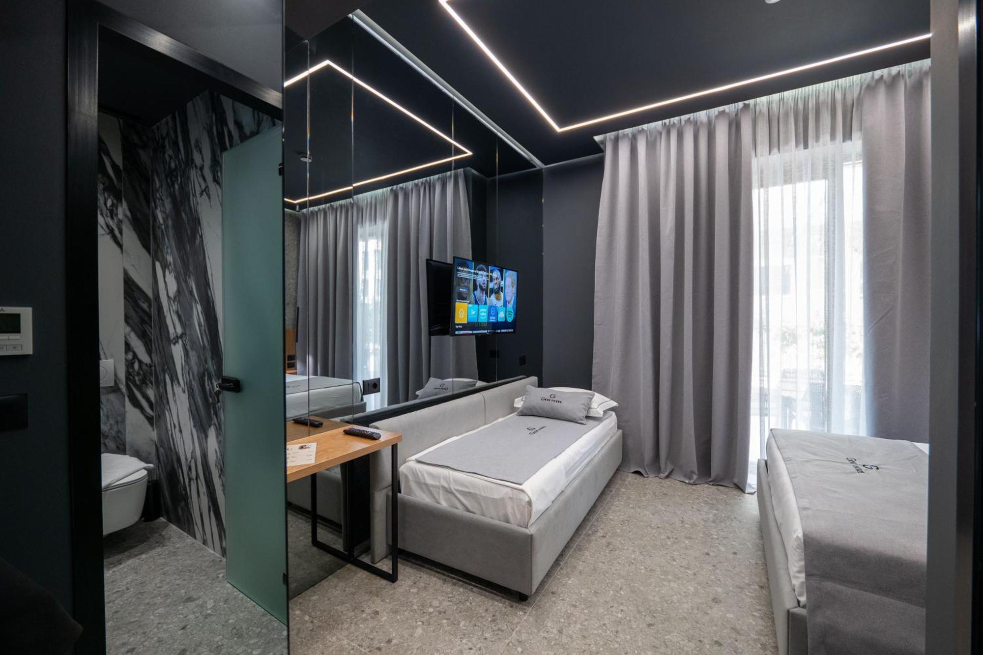 Gest Hotel Radhima Kültér fotó
