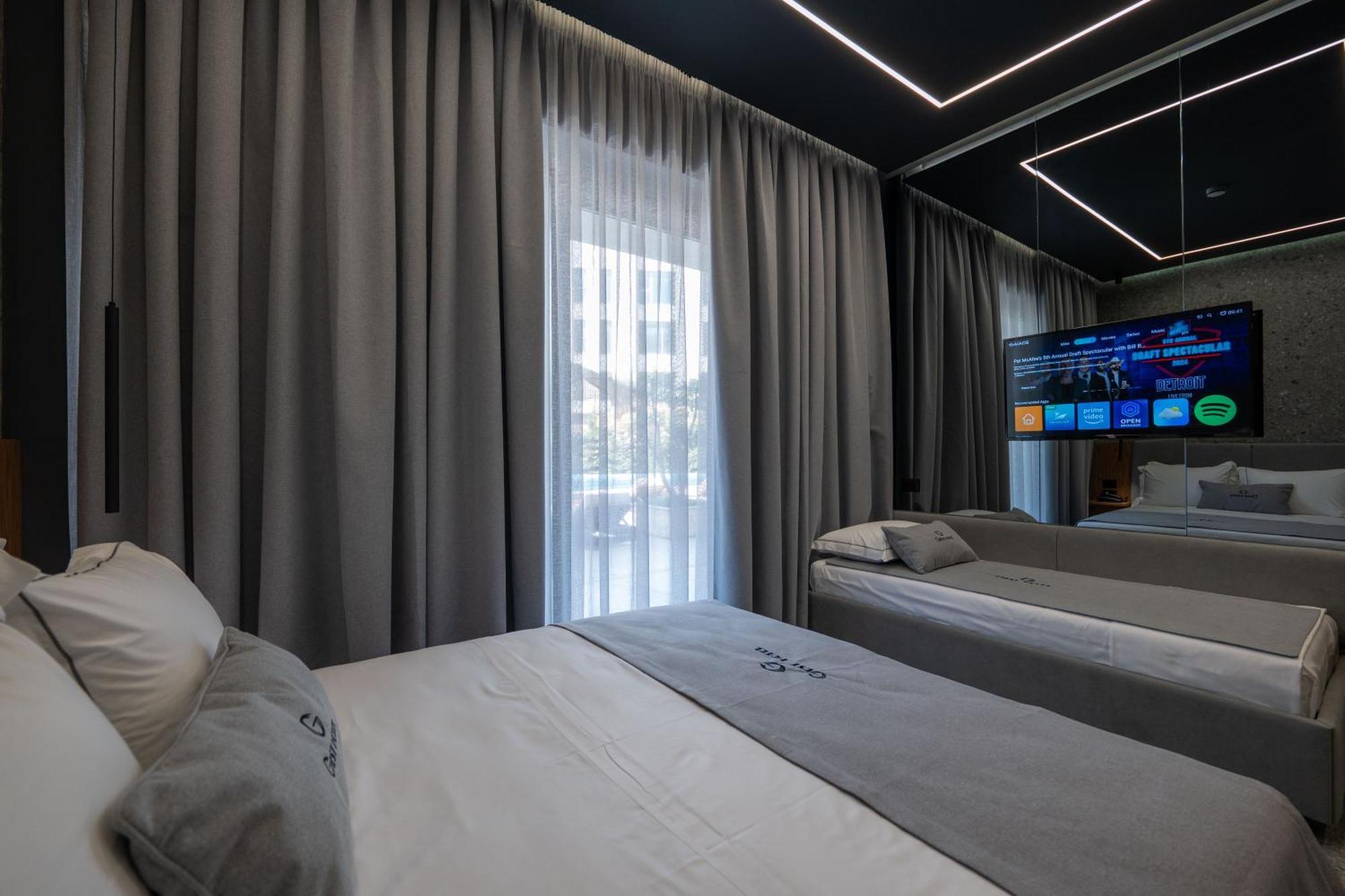 Gest Hotel Radhima Kültér fotó