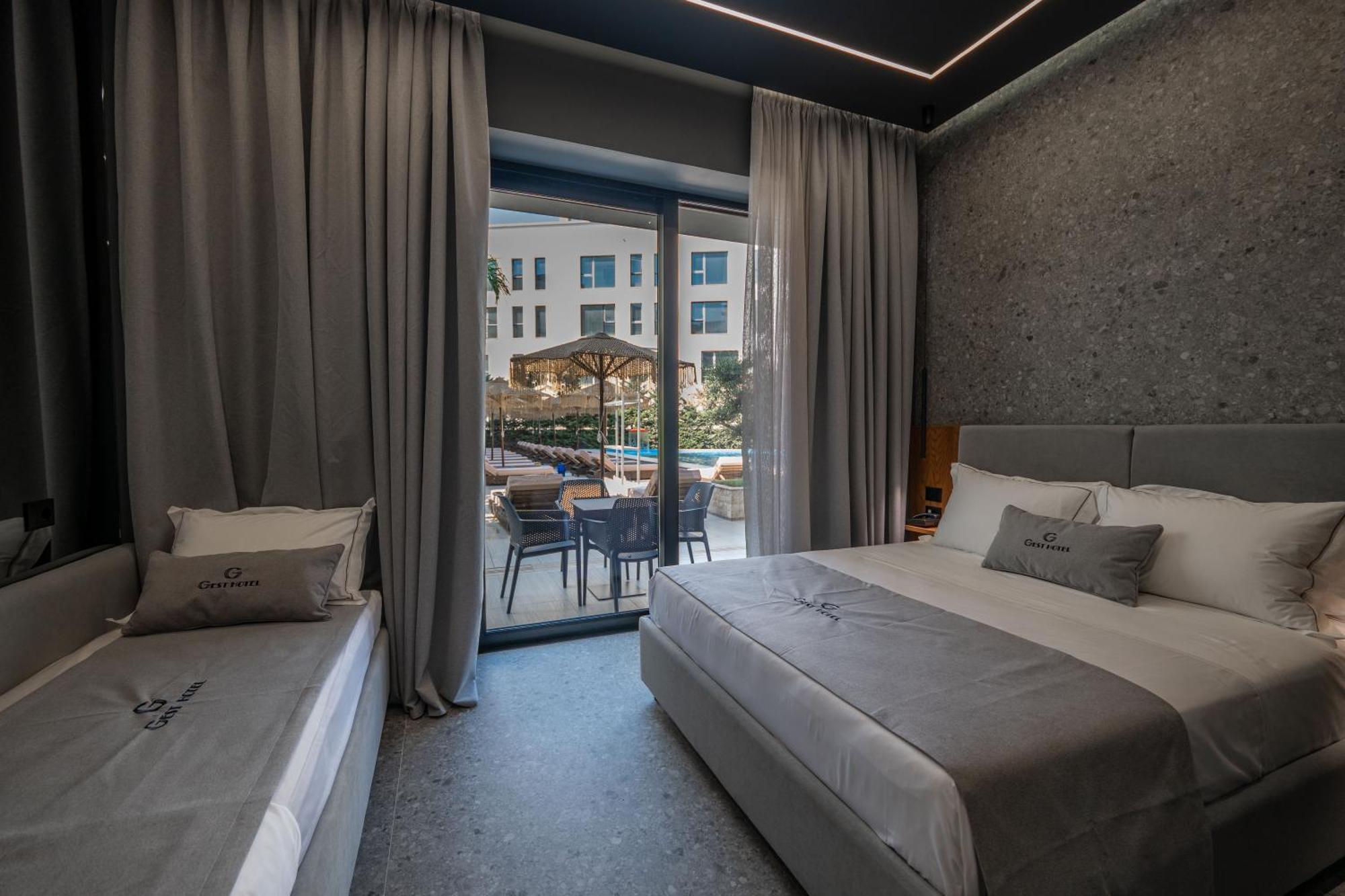 Gest Hotel Radhima Kültér fotó