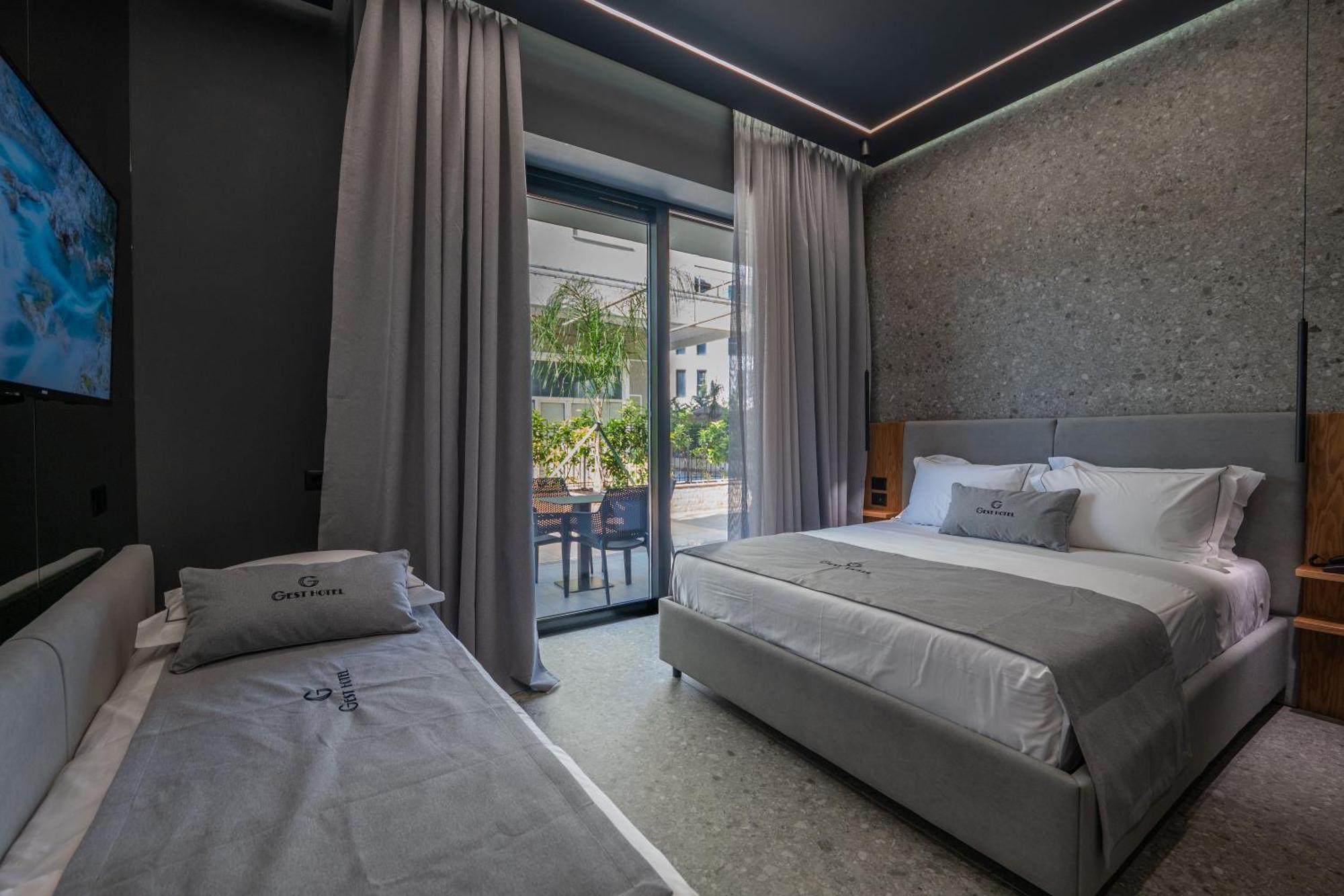 Gest Hotel Radhima Kültér fotó