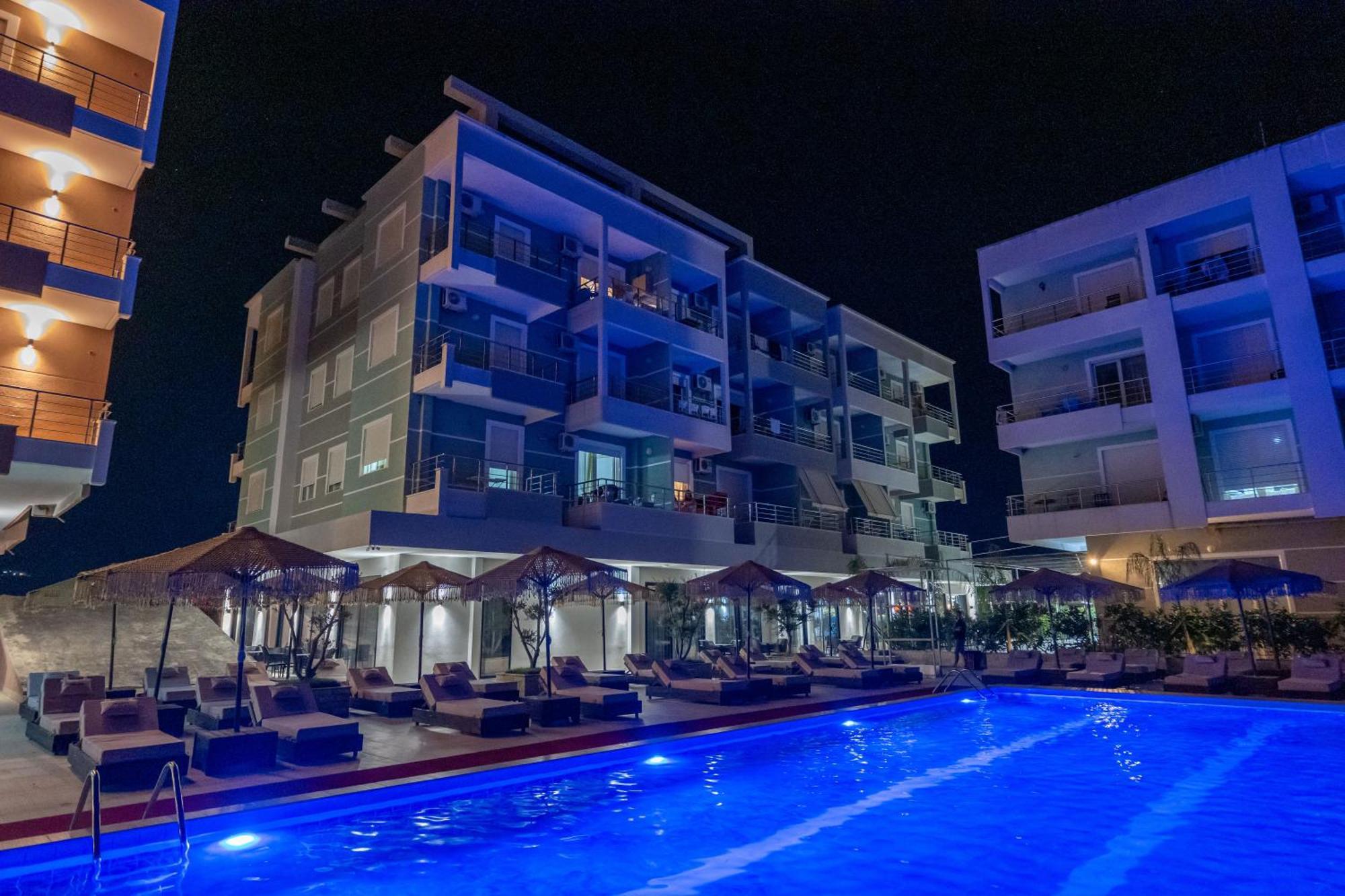 Gest Hotel Radhima Kültér fotó