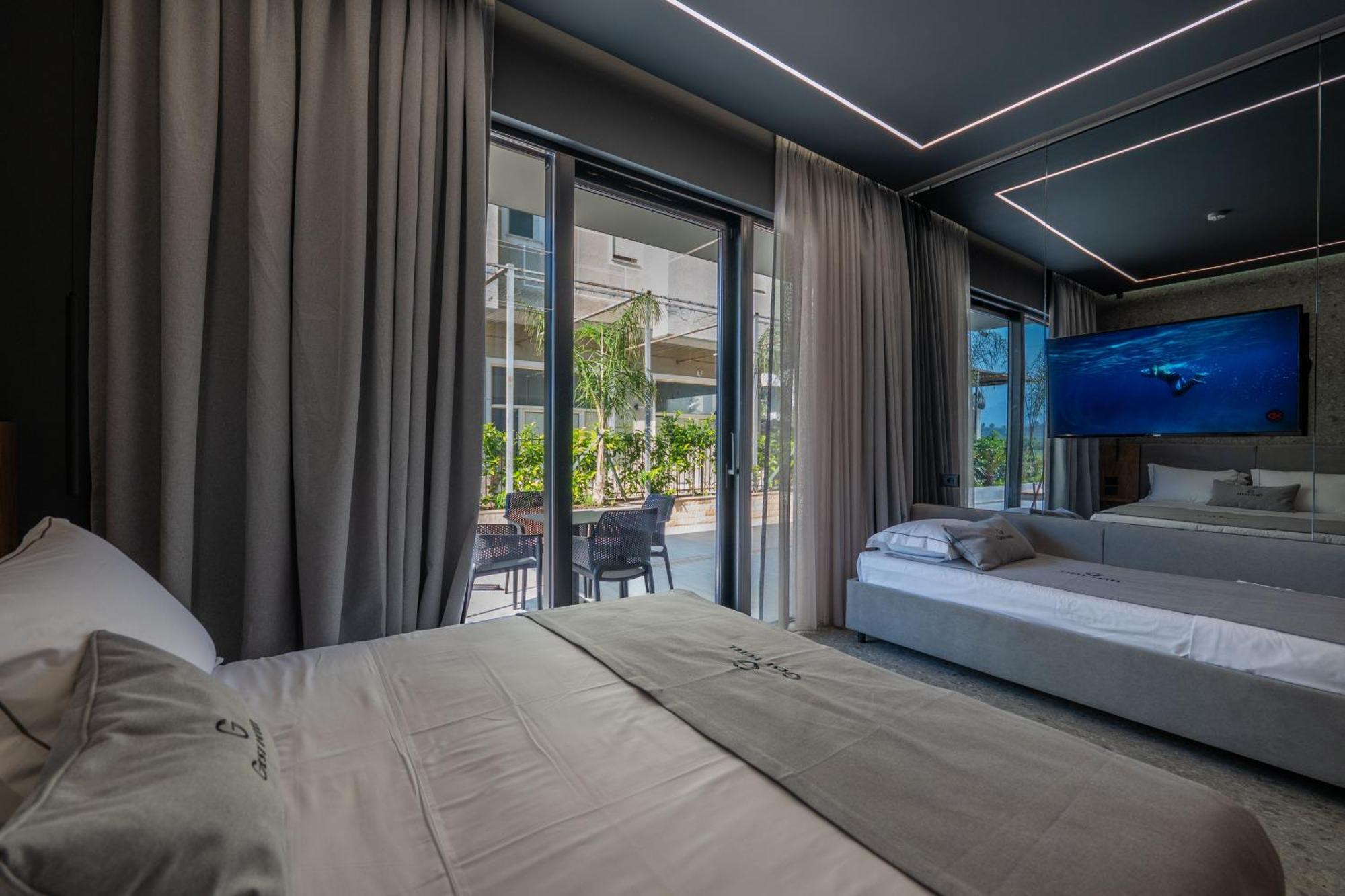 Gest Hotel Radhima Kültér fotó